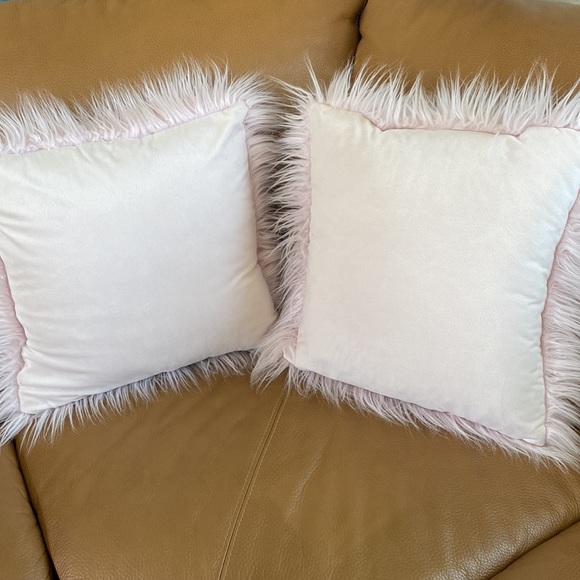 2 Pk of Soft Pink Fuzzy Faux Fur Decorative Square Throw Pillows - Picture 6 of 8
